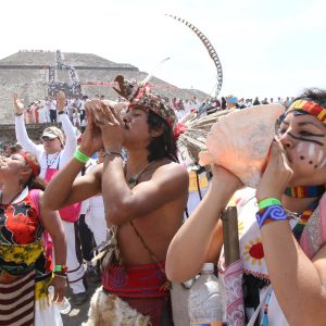 VIVE LA ENERGÍA DEL EQUINOCCIO DE PRIMAVERA EN TEOTIHUACÁN (EXTRANJEROS)